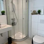 Bella - Business&family Ap 7, 100m Vom Konzerteingang Schloss, Parkplatz, Smarttv, Netflix, Waschmaschine, 24h Checkin, 31qm דירה *