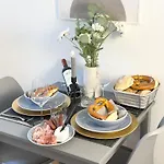Bella - Business&family Ap 7, 100m Vom Konzerteingang Schloss, Parkplatz, Smarttv, Netflix, Waschmaschine, 24h Checkin, 31qm