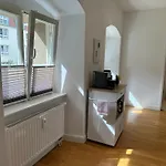 Bella - Business&family Ap 7, 100m Vom Konzerteingang Schloss, Parkplatz, Smarttv, Netflix, Waschmaschine, 24h Checkin, 31qm Ludwigsburg