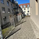 Bella - Business&family Ap 7, 100m Vom Konzerteingang Schloss, Parkplatz, Smarttv, Netflix, Waschmaschine, 24h Checkin, 31qm *