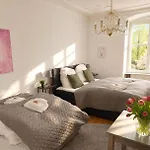 Bella - Business&family Ap 7, 100m Vom Konzerteingang Schloss, Parkplatz, Smarttv, Netflix, Waschmaschine, 24h Checkin, 31qm Ludwigsburg