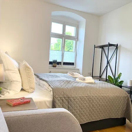 Bella - Business&family Ap 7, 100m Vom Konzerteingang Schloss, Parkplatz, Smarttv, Netflix, Waschmaschine, 24h Checkin, 31qm Apartamento *