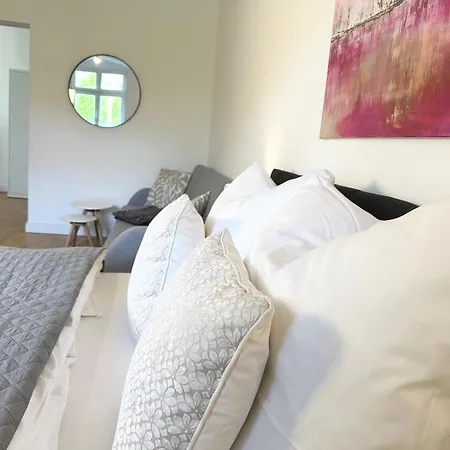 Bella - Business&family Ap 7, 100m Vom Konzerteingang Schloss, Parkplatz, Smarttv, Netflix, Waschmaschine, 24h Checkin, 31qm