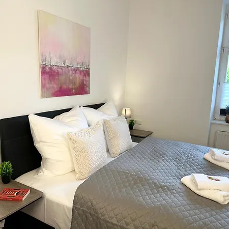 Bella - Business&family Ap 7, 100m Vom Konzerteingang Schloss, Parkplatz, Smarttv, Netflix, Waschmaschine, 24h Checkin, 31qm