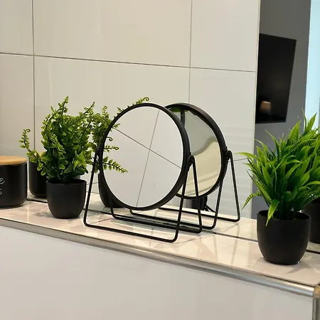 Apartamento Bella - Business&family Ap 7, 100m Vom Konzerteingang Schloss, Parkplatz, Smarttv, Netflix, Waschmaschine, 24h Checkin, 31qm *