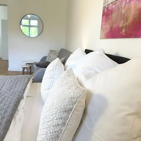 Bella - Business&family Ap 7, 100m Vom Konzerteingang Schloss, Parkplatz, Smarttv, Netflix, Waschmaschine, 24h Checkin, 31qm Ludwigsburg