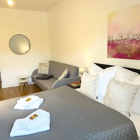 Bella Casa - Business&family, Schlossblick, Parkplatz, Smarttv, Netflix, Waschmaschine, 24h Checkin, 31qm, Ap 7 Апартаменты *