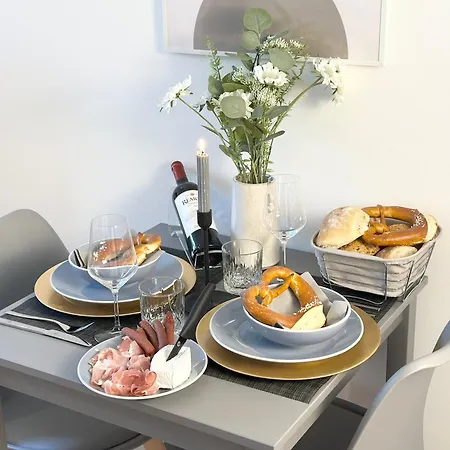 Bella - Business&family Ap 7, 100m Vom Konzerteingang Schloss, Parkplatz, Smarttv, Netflix, Waschmaschine, 24h Checkin, 31qm