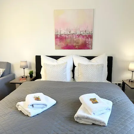 Bella - Business&family Ap 7, 100m Vom Konzerteingang Schloss, Parkplatz, Smarttv, Netflix, Waschmaschine, 24h Checkin, 31qm Apartamento *