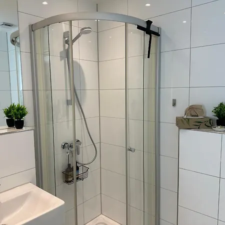 Bella - Business&family Ap 7, 100m Vom Konzerteingang Schloss, Parkplatz, Smarttv, Netflix, Waschmaschine, 24h Checkin, 31qm * Ludwigsburg