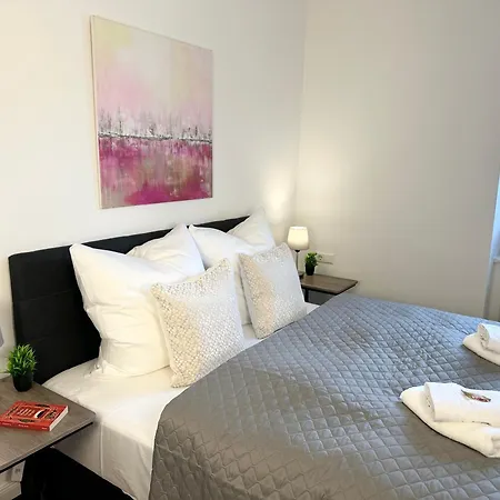 Bella Casa - Business&family, Schlossblick, Parkplatz, Smarttv, Netflix, Waschmaschine, 24h Checkin, 31qm, Ap 7 شقة *