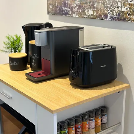 Bella - Business&family Ap 7, 100m Vom Konzerteingang Schloss, Parkplatz, Smarttv, Netflix, Waschmaschine, 24h Checkin, 31qm Apartamento