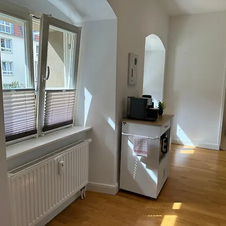 Bella - Business&family Ap 7, 100m Vom Konzerteingang Schloss, Parkplatz, Smarttv, Netflix, Waschmaschine, 24h Checkin, 31qm Ludwigsburg