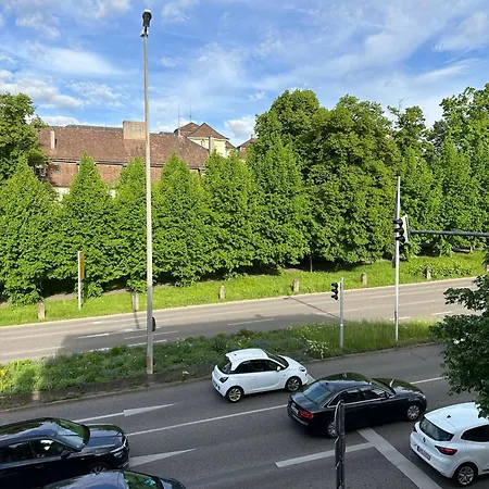 Bella - Business&family Ap 7, 100m Vom Konzerteingang Schloss, Parkplatz, Smarttv, Netflix, Waschmaschine, 24h Checkin, 31qm * Ludwigsburg