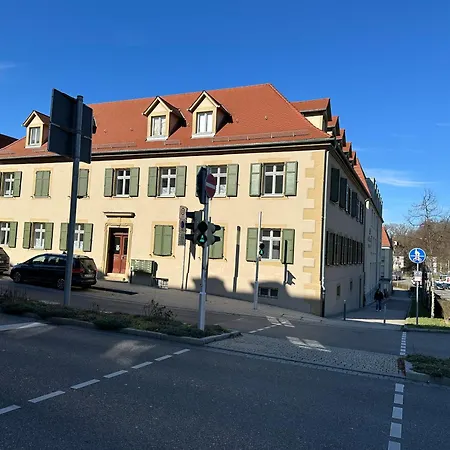 Bella - Business&family Ap 7, 100m Vom Konzerteingang Schloss, Parkplatz, Smarttv, Netflix, Waschmaschine, 24h Checkin, 31qm לודוויגסבורג