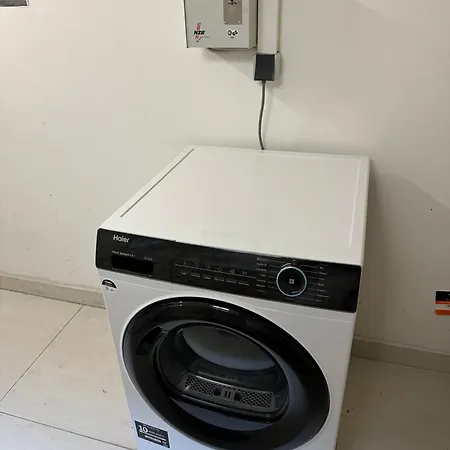 Apartamento Bella - Business&family Ap 7, 100m Vom Konzerteingang Schloss, Parkplatz, Smarttv, Netflix, Waschmaschine, 24h Checkin, 31qm *